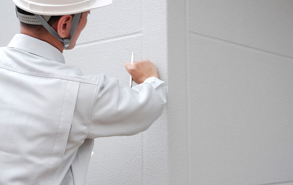 外壁・屋根の現地診断を丁寧に実施